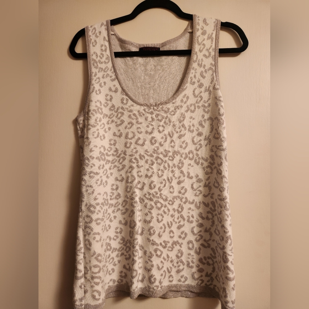 Elegant Animal Print Scoop Neck Tank Style.